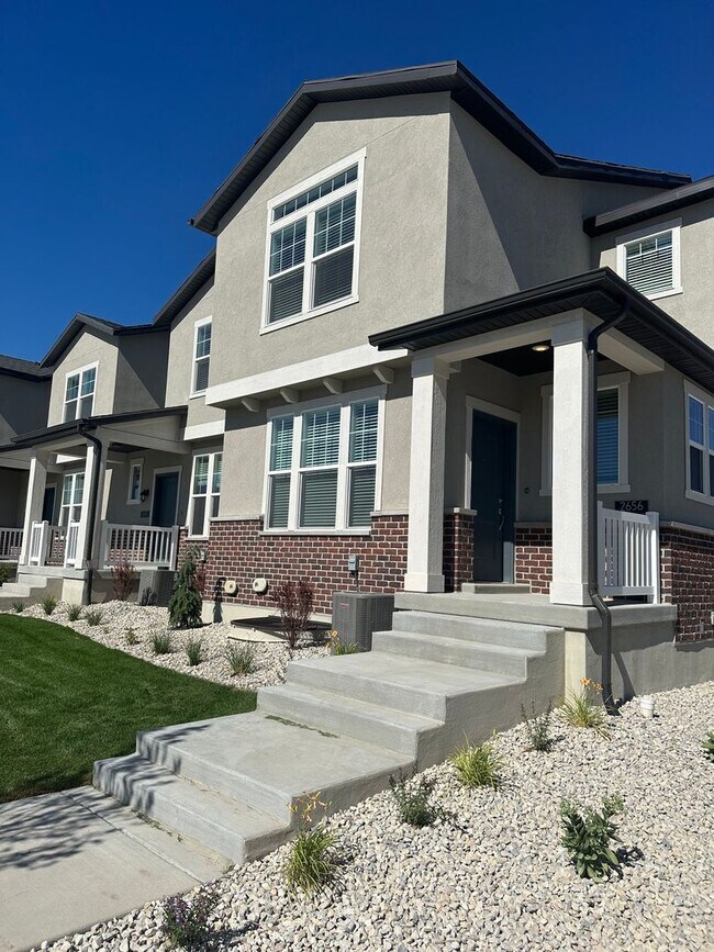 Stunning BRAND NEW Townhomes! 2626 S Freemont Rock Ln Magna UT 84044