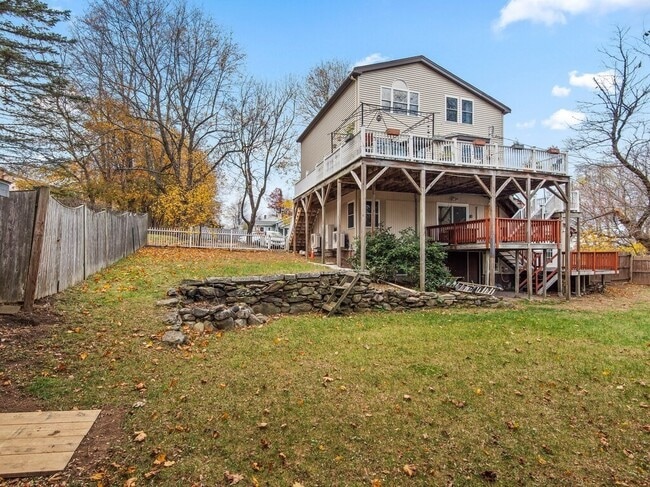 Building Photo - 38 Hilda St