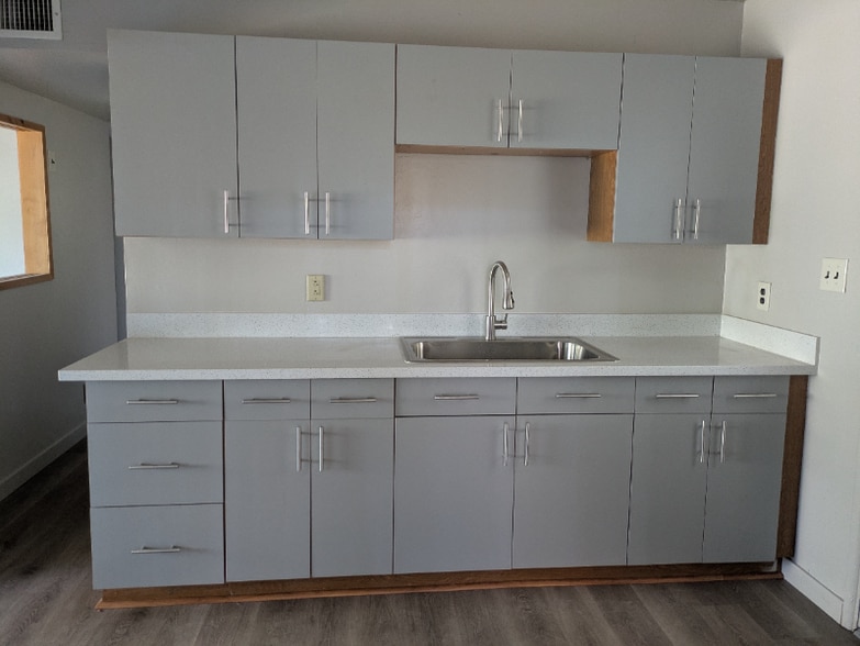 Building Photo - 1465 W Prince Rd