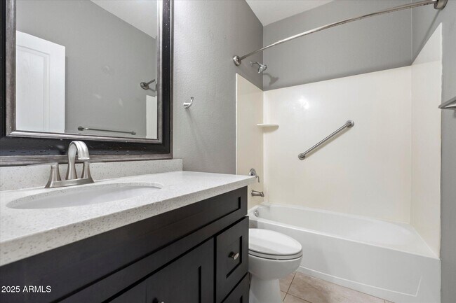 Building Photo - 949 E Indian Wells Pl