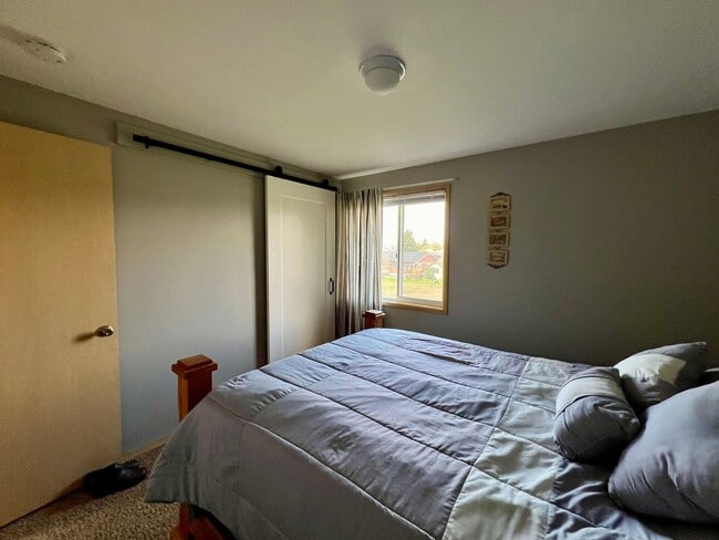 Building Photo - 3 Bd., 2 Ba., in Birch Bay Sea Links Gated Community