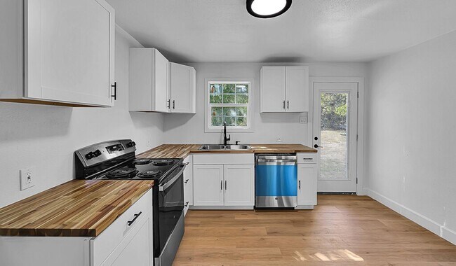 Building Photo - Newly Remodeled 2BD 1BA Home in Waco