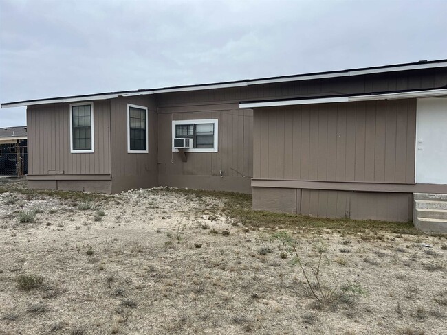 Building Photo - 125 Burge Dr