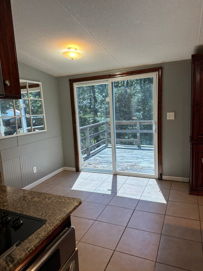 Building Photo - 16979 Pine Trail Dr