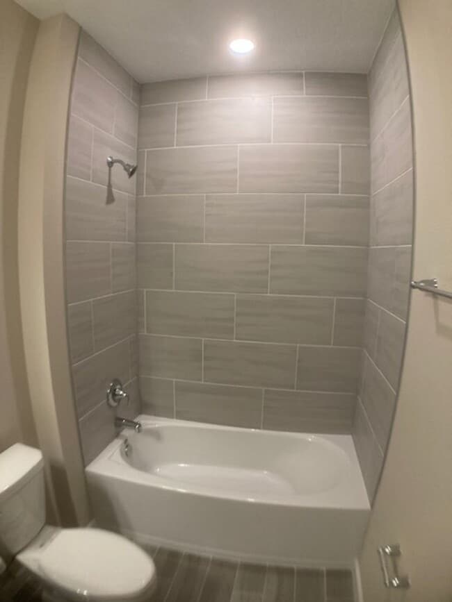 Building Photo - ***TWO WEEKS FREE*** Comfortable 3 Bedroom Home With Great Outdoor Space