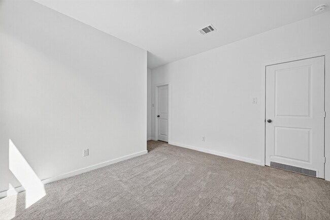 Building Photo - 3028 Avenida Sonoma Dr