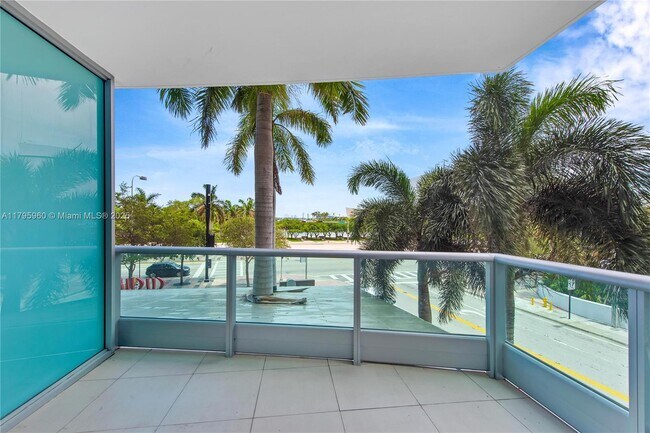 Building Photo - 900 Biscayne Blvd