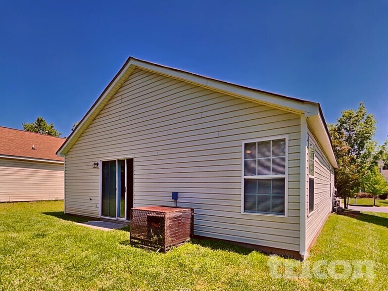 Building Photo - 12209 Stewarts Crossing Dr