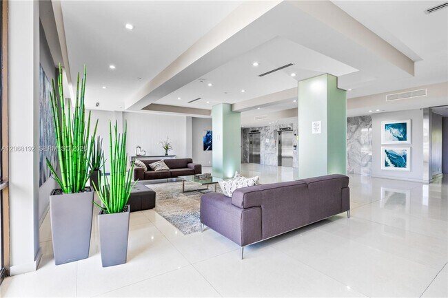 Building Photo - 20379 W Country Club Dr