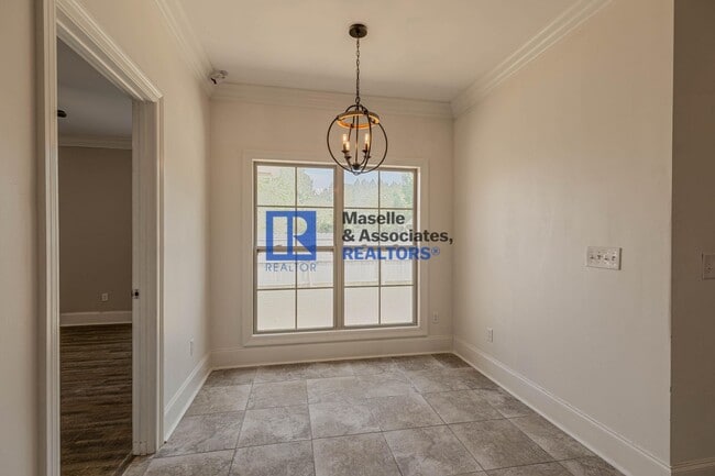 Building Photo - Beautiful 4 bedroom, 2 bathroom house in B...
