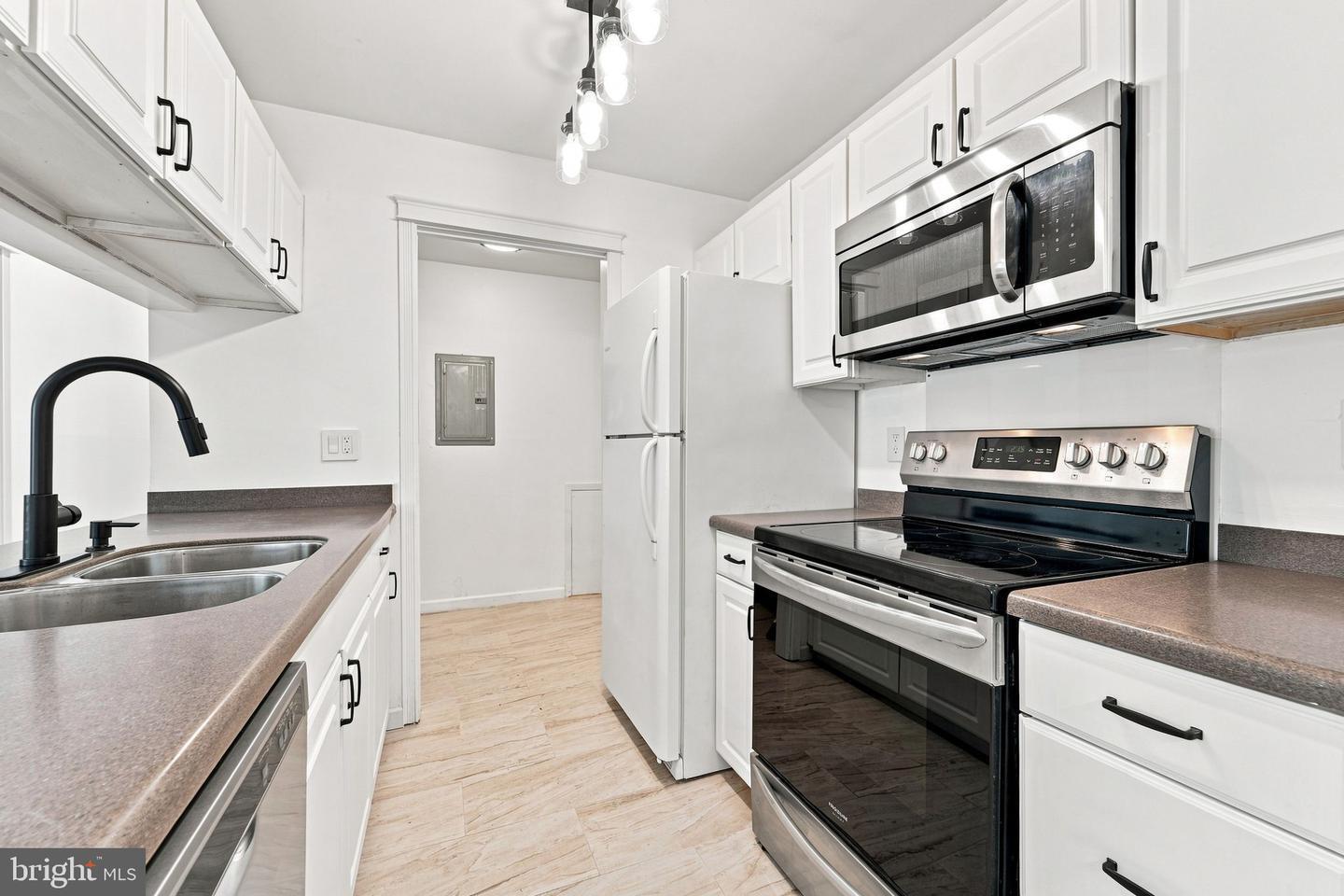 Building Photo - 903 Lindsey Ct