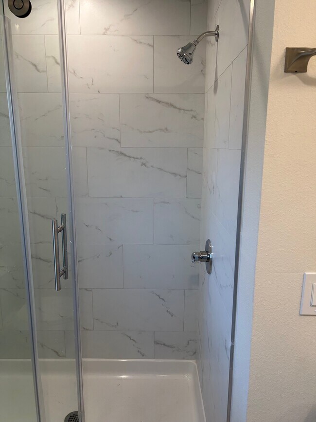 Building Photo - 206 W Fox St