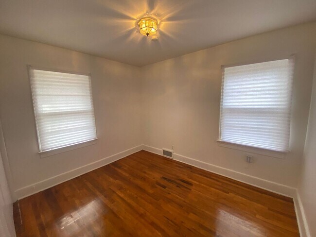 Building Photo - Atrium Park