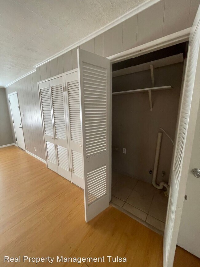 Building Photo - 3 br, 1 bath House - 5004 S Quincy Ave