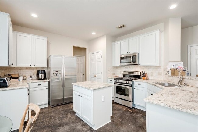 Building Photo - 2729 Kinney Oaks Ct