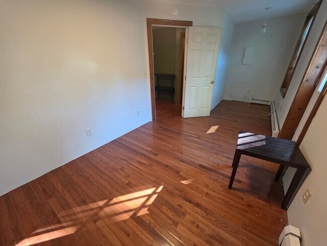 Building Photo - 15 E Parmenter St