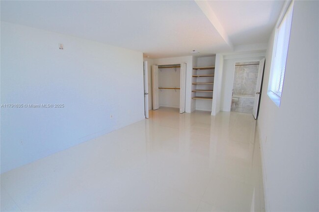 Building Photo - 6362 Collins Ave
