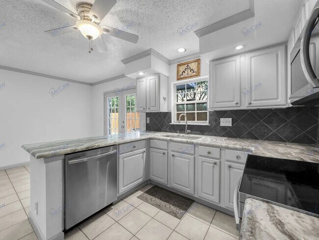Building Photo - 767 Dove Cir