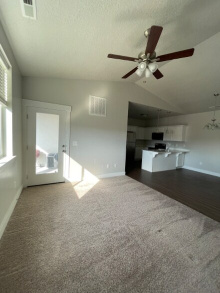 Building Photo - 761 N 260 W