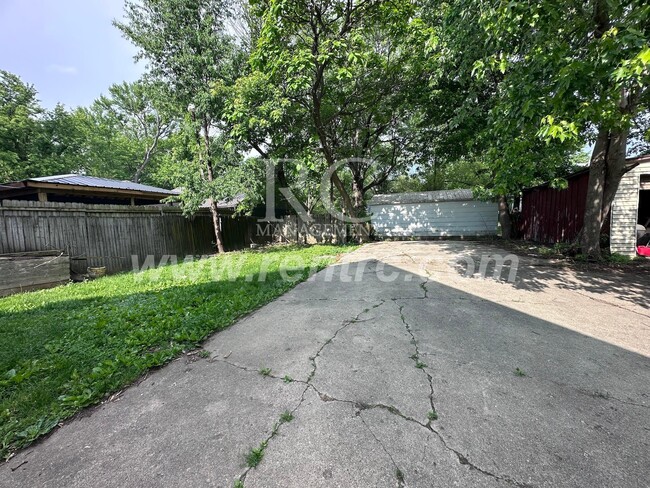 Building Photo - 512 Griffin-