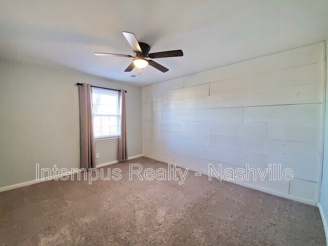 Building Photo - 547 Hopewood Ct