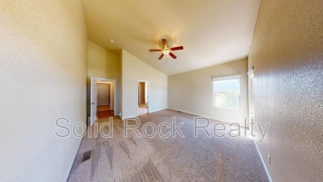 Building Photo - 1097 Antrim Loop
