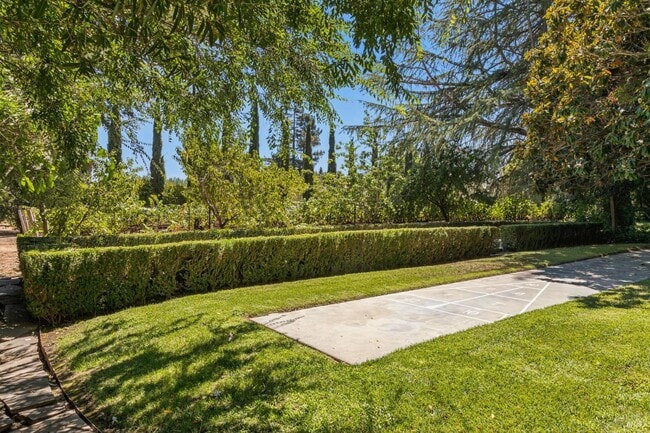 Building Photo - 1819 Zinfandel Ln