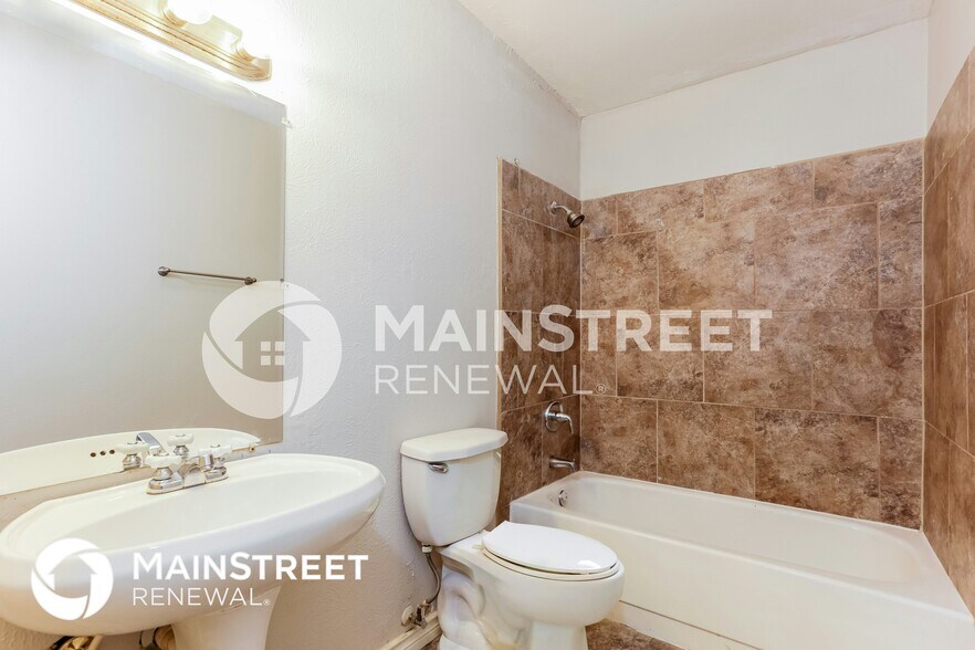 Building Photo - 817 Sandalwood Ln