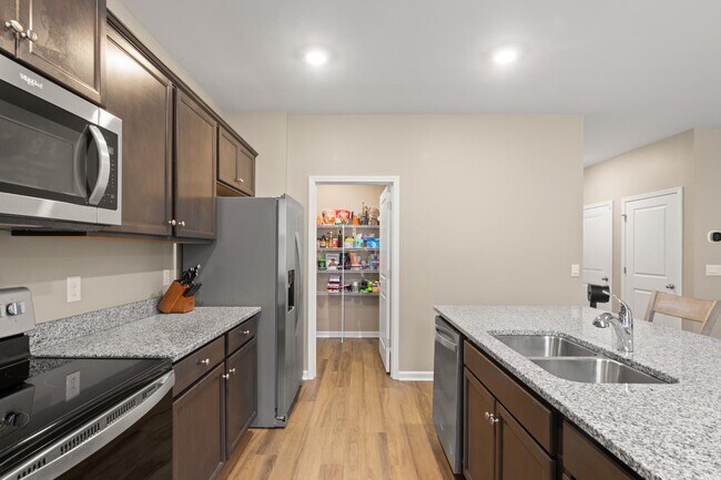 Building Photo - 103 Cardinal Flower Ct