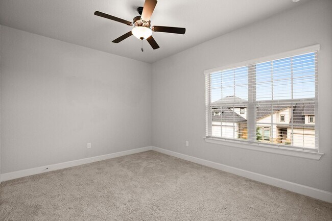 Building Photo - 12809 Stanford Dr