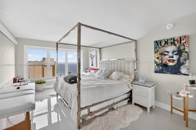 Building Photo - 3000 E Sunrise Blvd