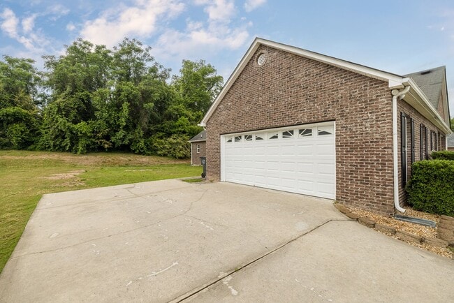 Building Photo - 705 Porter Ln