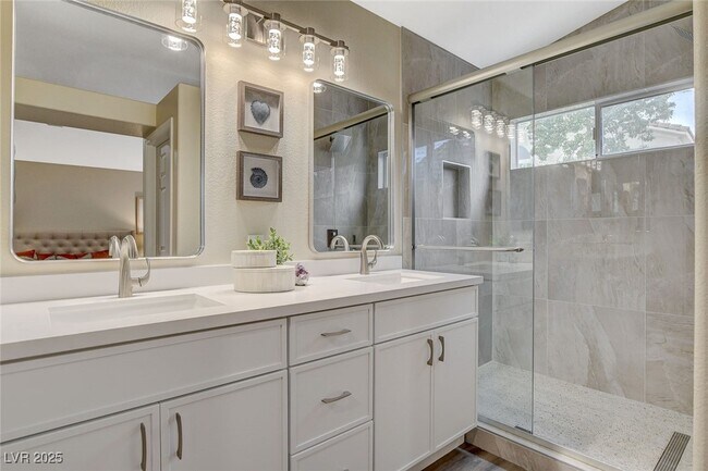 Building Photo - 2033 Shining Feather Ln