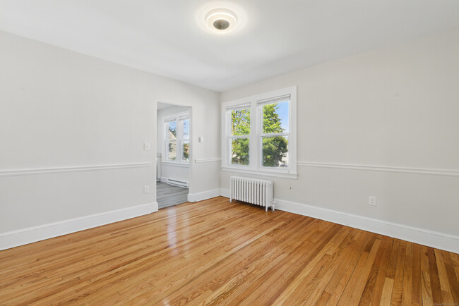 Building Photo - 128 Thomas St