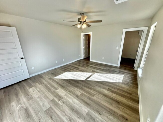Building Photo - 3 bed 2 bath New Construction Home Available Now