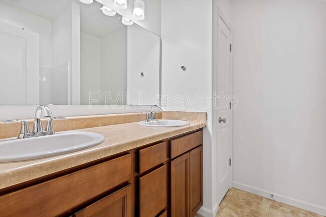 Building Photo - 3350 Marlton Ct