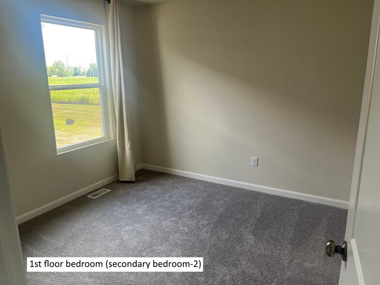 Building Photo - 3820 Sterling Dr