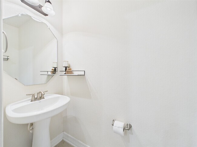 Building Photo - 22 Tassia Ln