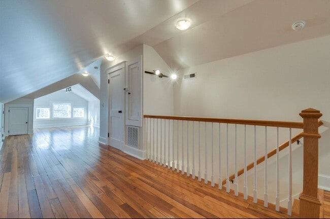 Building Photo - W&L Parents - Fully Furnished and Renovated Home