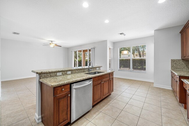 Building Photo - 8845 Sandy Crest Ln