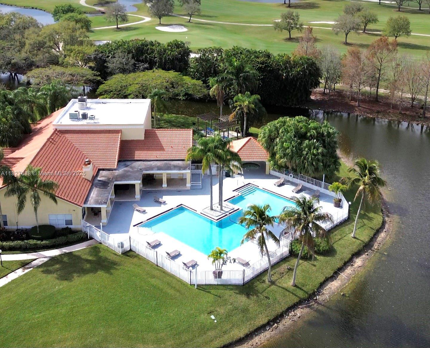 Building Photo - 12950 Vista Isles Dr