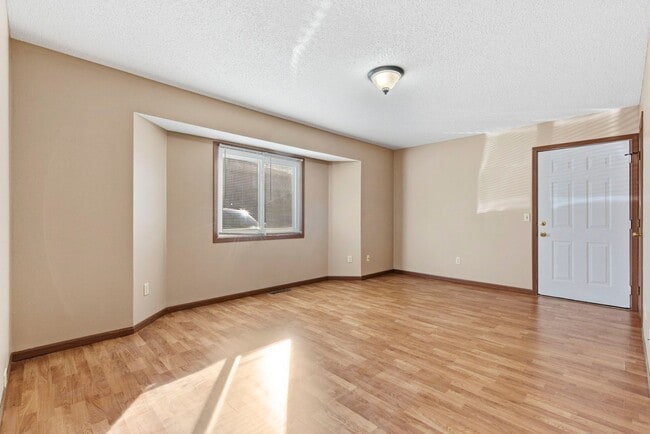 Building Photo - Arrowhead