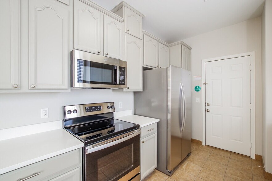 Building Photo - 34806 N 31st Ave