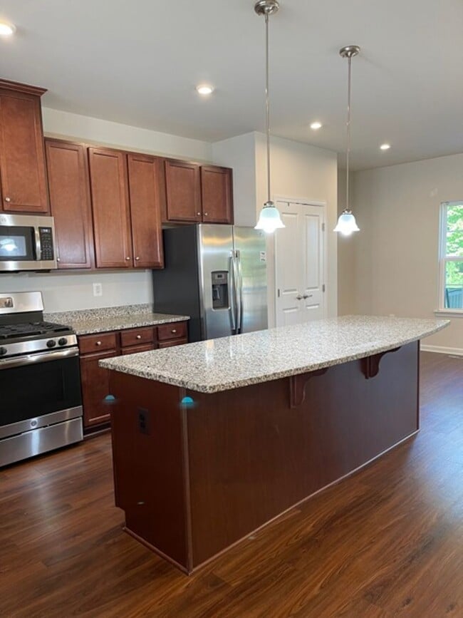 Building Photo - 314 Landing Dr