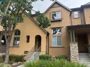 Building Photo - 2728 Ashwell Ln