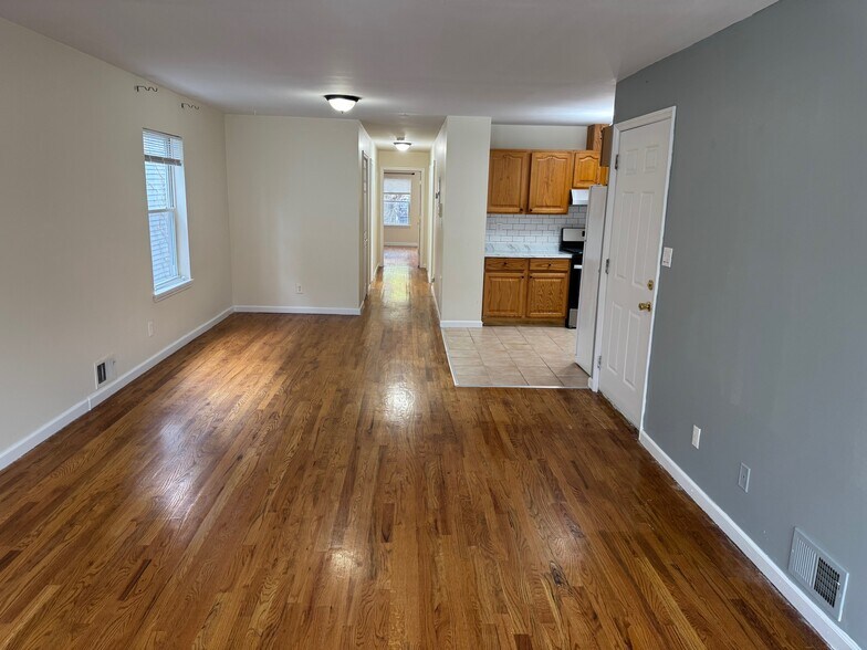 Building Photo - 31 Emory St