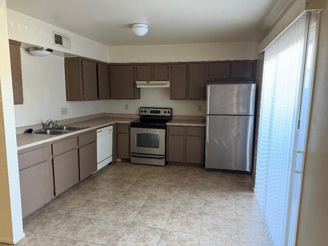 Building Photo - 13230 North 21st Pl