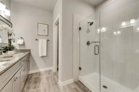 Building Photo - 5805 Rivendell Dr