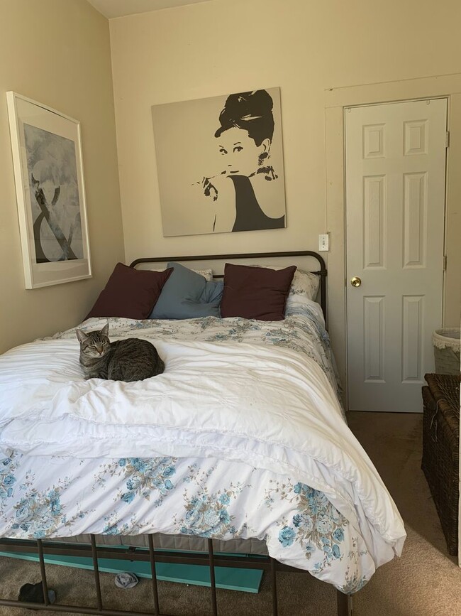 Building Photo - Cute one story rental in snohomish