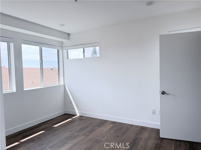 Building Photo - 1245 N New Hampshire Ave